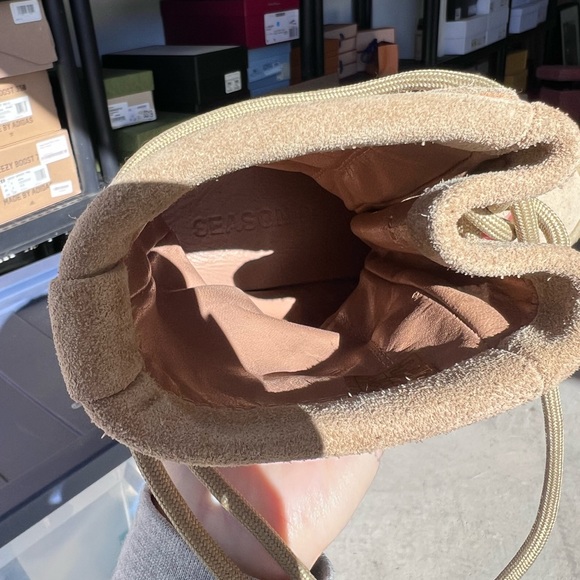 YEEZY SZ 2 BOOTS - Picture 8 of 8